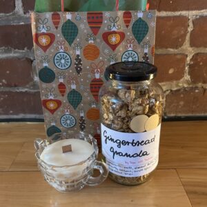 Christmas DUO Gift Set: Granola with Medium Candle